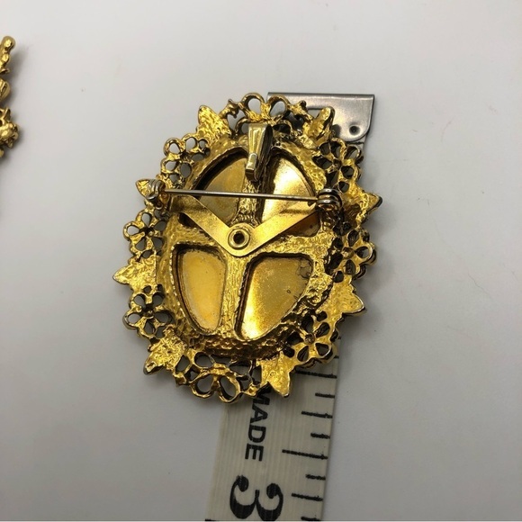 X2 Vtg Petit Point & x1 Enamel Floral Flower Brooches - Picture 4 of 5